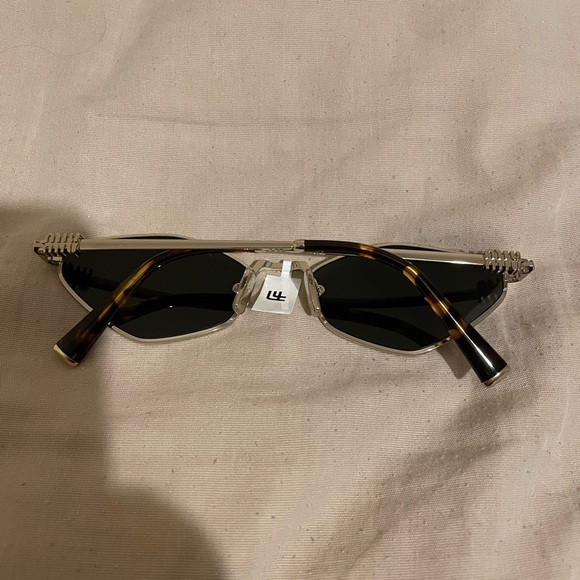 Miu Miu OMU 56ZS Sunglasses - Picture 3 of 8